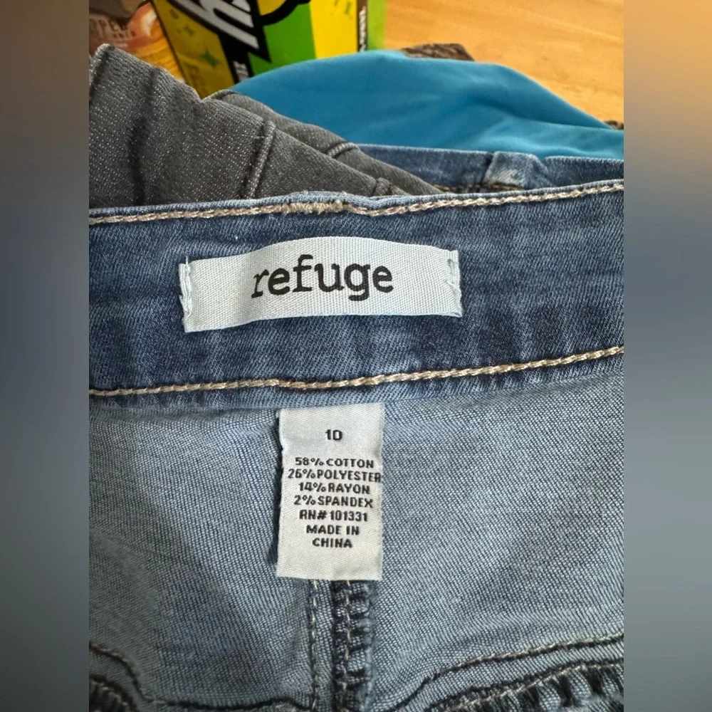 Refuge, size 10, jeans shorts. - Picture 2 of 7